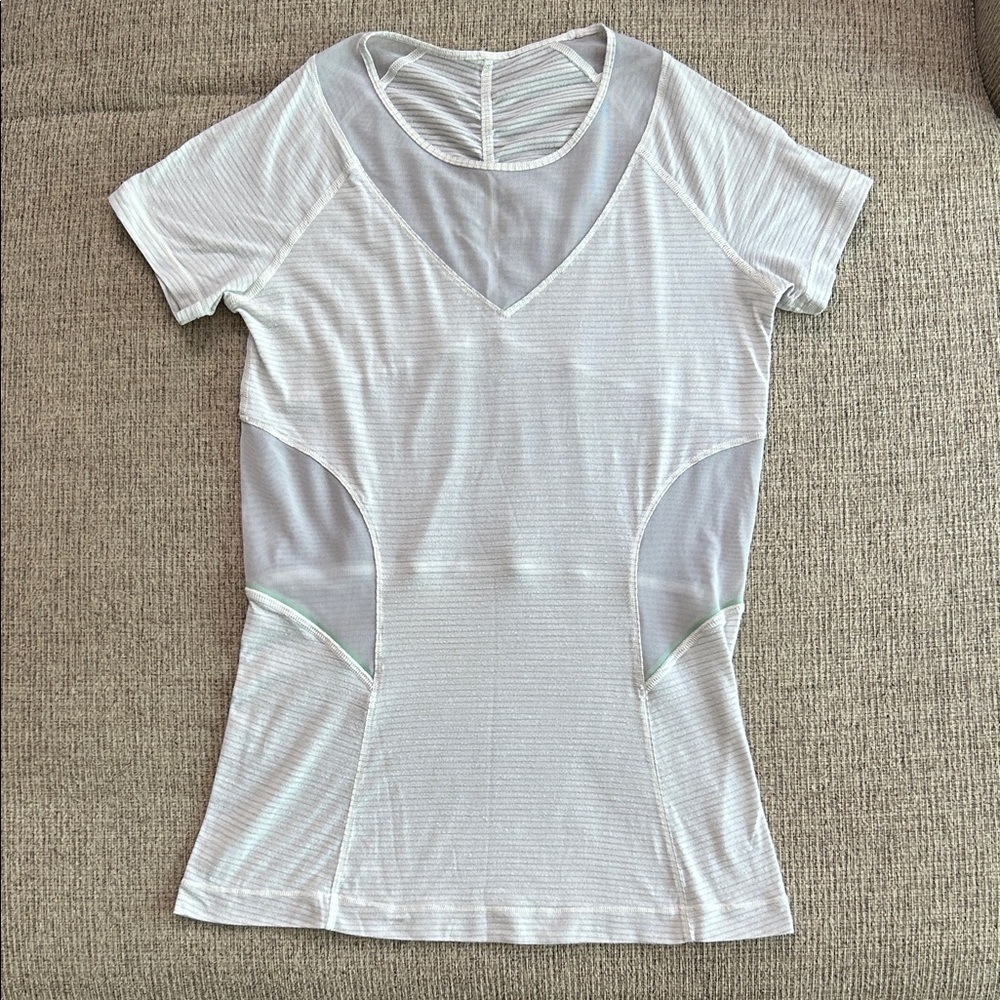 Lululemon Athletica Mesh With Me short sleeve T - Picture 1 of 8